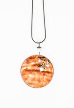 Load image into Gallery viewer, Harmatszín Trilliath Diva necklace