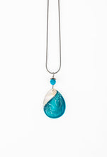 Load image into Gallery viewer, Lagoon Blue Spiralith Decent necklace