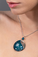 Load image into Gallery viewer, Lagoon Blue Gilnith Diva necklace