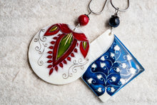 Load image into Gallery viewer, Meggypiros Trilliath Diva necklace

