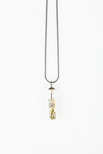 Load image into Gallery viewer, Summer White Chamalis Decent necklace
